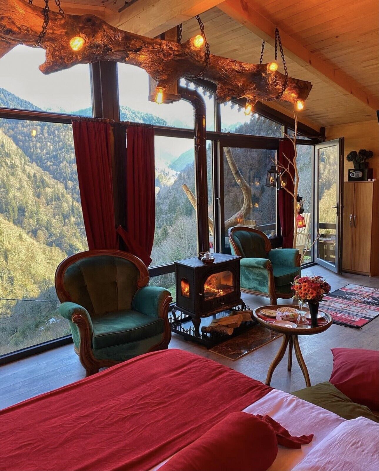 Royal Studio Suite, Mountain View | Living area | Fireplace