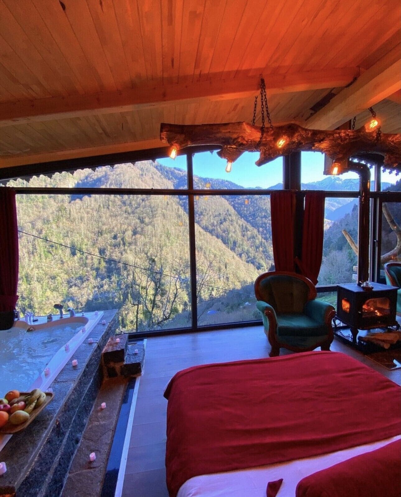 1 bedroom, in-room safe, individually decorated, desk