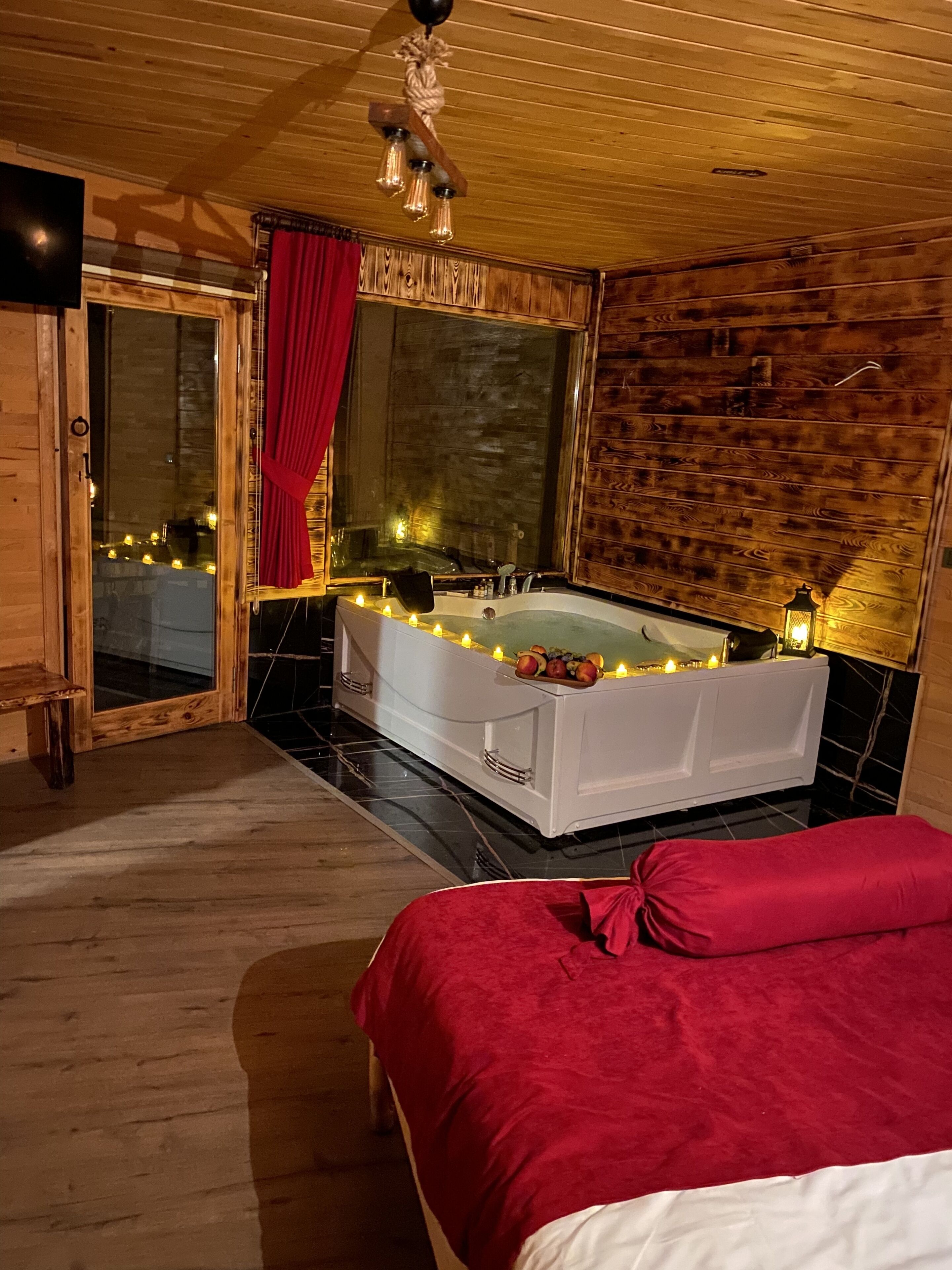 romantic room | 1 bedroom, in-room safe, individually decorated, desk