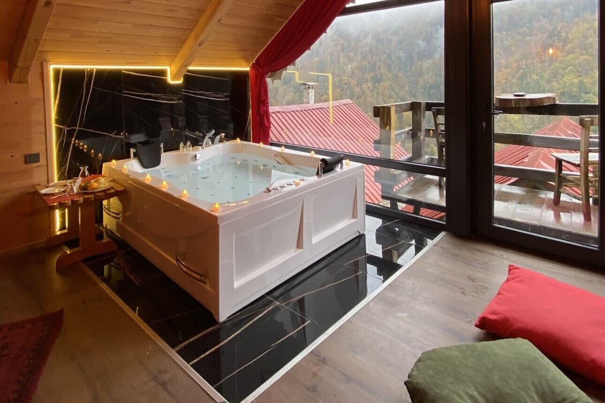 Superior Studio Suite, Mountain View | Jetted tub