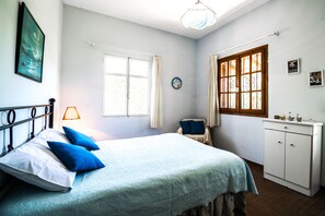 3 bedrooms, iron/ironing board, bed sheets - Skala Cottage holiday under the sun (Githeion)