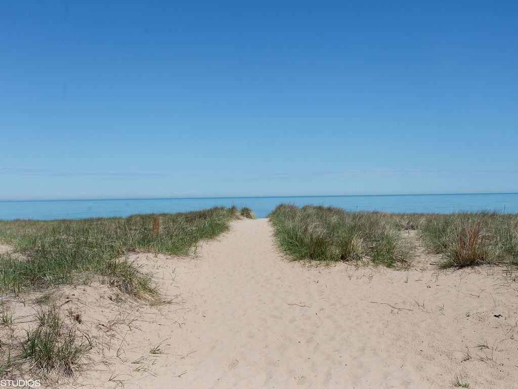 沙滩椅、沙滩毛巾