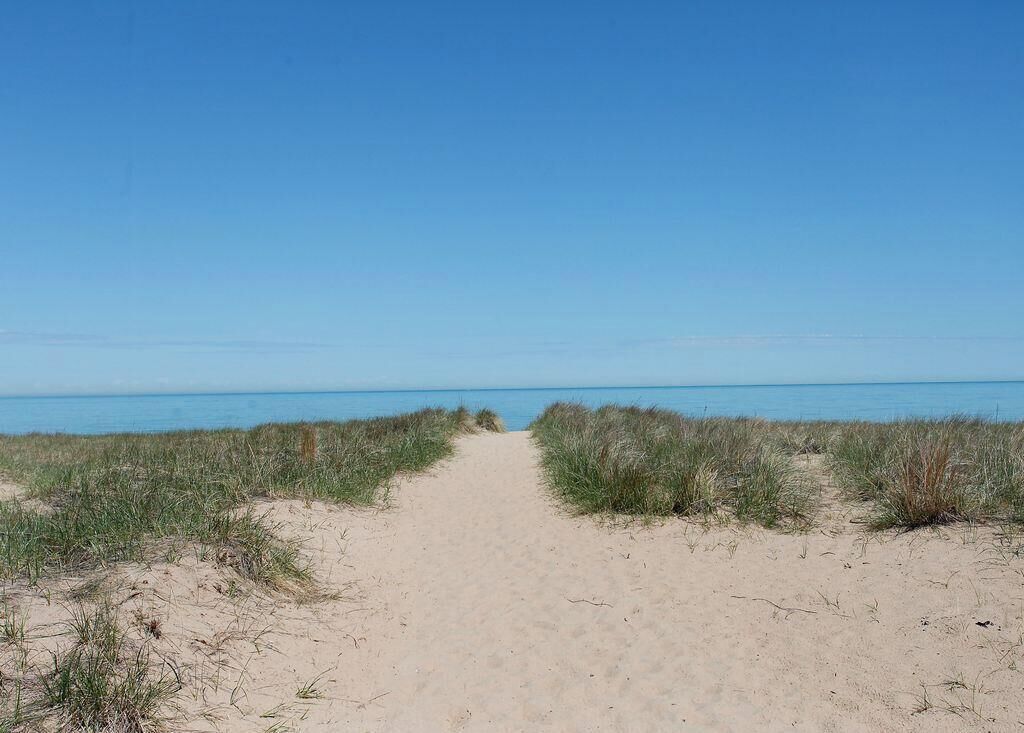 Chaises longues, serviettes de plage
