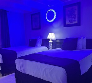 2 Schlafzimmer, Zimmersafe, Schreibtisch, schallisolierte Zimmer