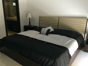 2 室のベッドルーム、インターネット、ベッドシーツ