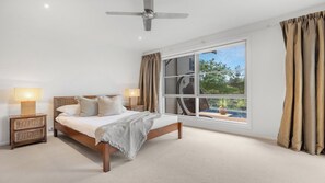 3 bedrooms, iron/ironing board, Internet, bed sheets - PLAY A ROUND - THE VINTAGE HOLIDAY HOUSES (POKOLBIN)