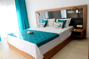 3 bedrooms, in-room safe, desk, soundproofing