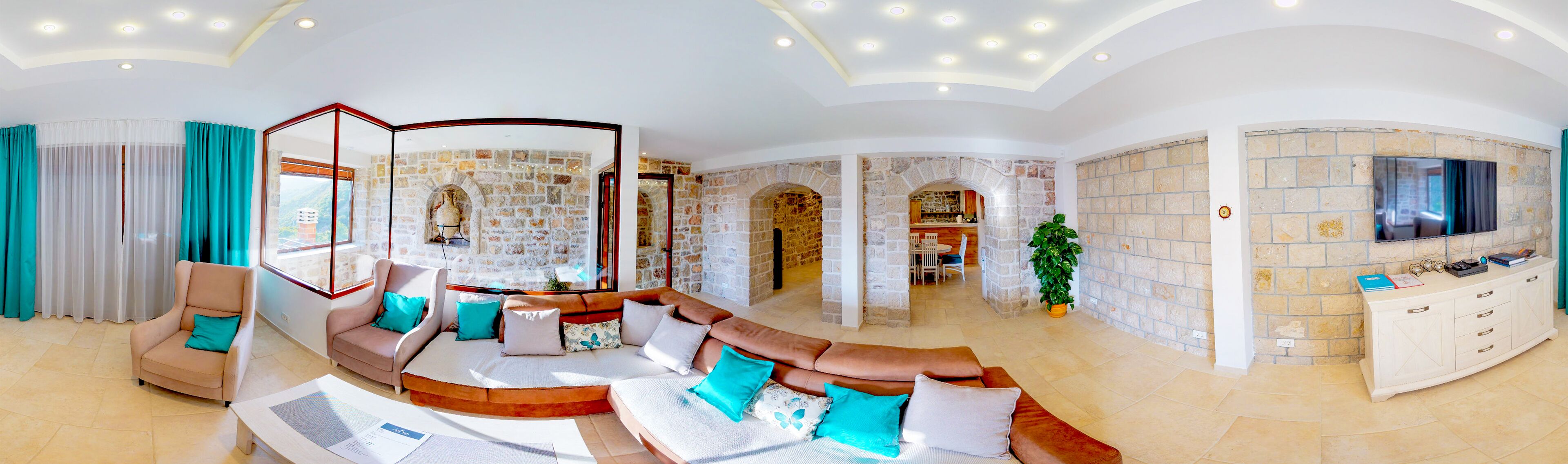 TV connectée, cheminée, jeux vidéo, lecteur de DVD