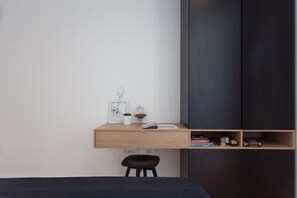 4 habitaciones, tabla de planchar con plancha, wifi y ropa de cama