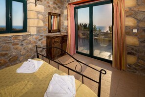 4 soverom, safe på rommet, strykejern/-brett og wi-fi (inkludert)