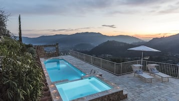 Piscine extérieure, piscine chauffée