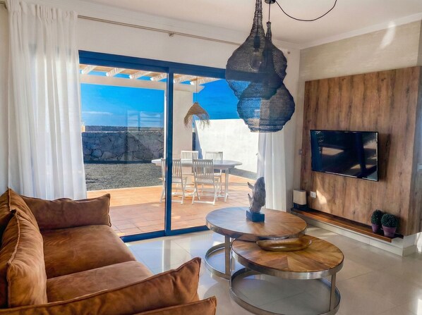 TV, Netflix, streaming services