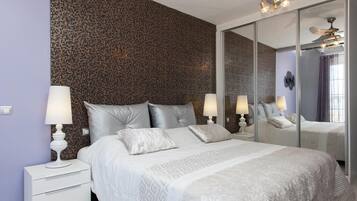 2 slaapkamers, een strijkplank/strijkijzer, internet, beddengoed