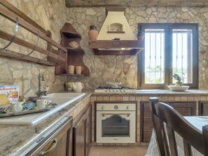 Kühlschrank, Ofen, Herdplatte, Geschirrspüler