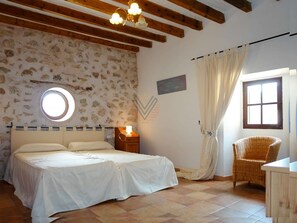 8 Schlafzimmer, Bügeleisen/Bügelbrett, Internetzugang, Bettwäsche