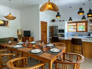 Dining - Lovina luxury pool villa at a magnificent location! (Lovina)