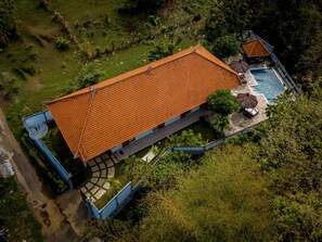 Exterior - Lovina luxury pool villa at a magnificent location! (Lovina)