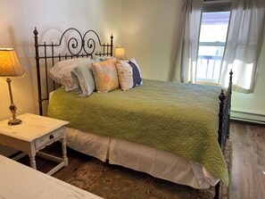 3 bedrooms, iron/ironing board, free WiFi, bed sheets - Grandpa's Cabin welcomes the whole crew, sleeps 12! (Crested Butte)