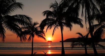 Luxury by the Beach - Great for Families or Multiple Couples