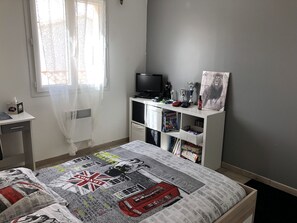 3 bedrooms, iron/ironing board, Internet, bed sheets