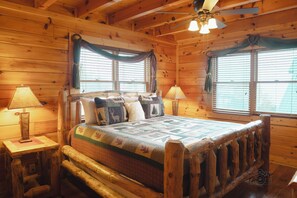 8 slaapkamers, een bureau, een strijkplank/strijkijzer, gratis wifi