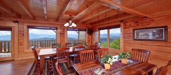 "Summer special" AMAZING VIEWS! Lg Families&Groups /Pool Gym Sauna Hottub /Games