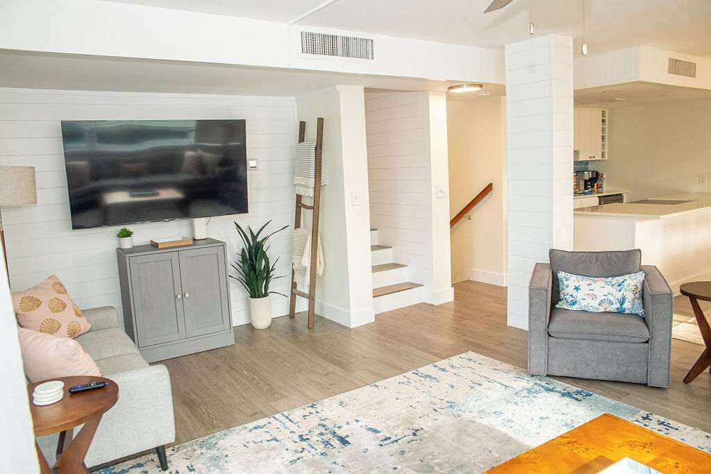 TV, fireplace, offices
