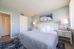 4 habitaciones, escritorio, tabla de planchar con plancha y wifi 