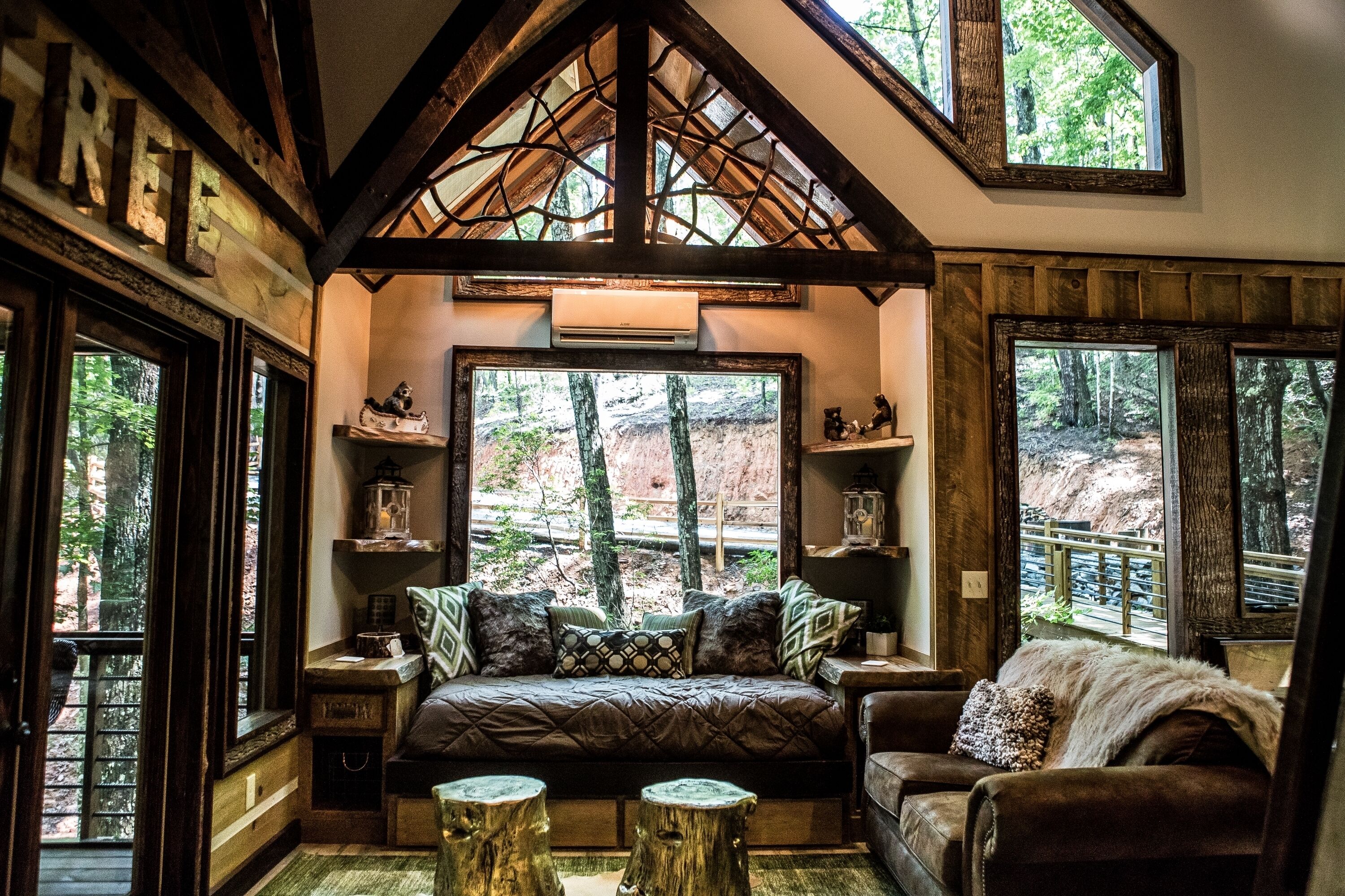 Älytelevisio, takka, DVD-soitin