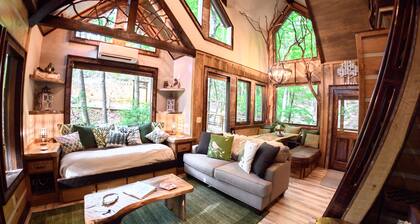 Inn The Ravine Luxury Treehouse * Whirlpool, Kamin, Feuerstelle, abgeschieden *