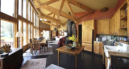 Kevään ja kesän pakopaikka! Gorgeous Boutique Ranch (lemmikkiystävällinen!)