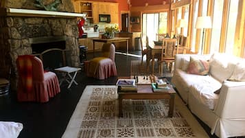 TV, fireplace, DVD player
