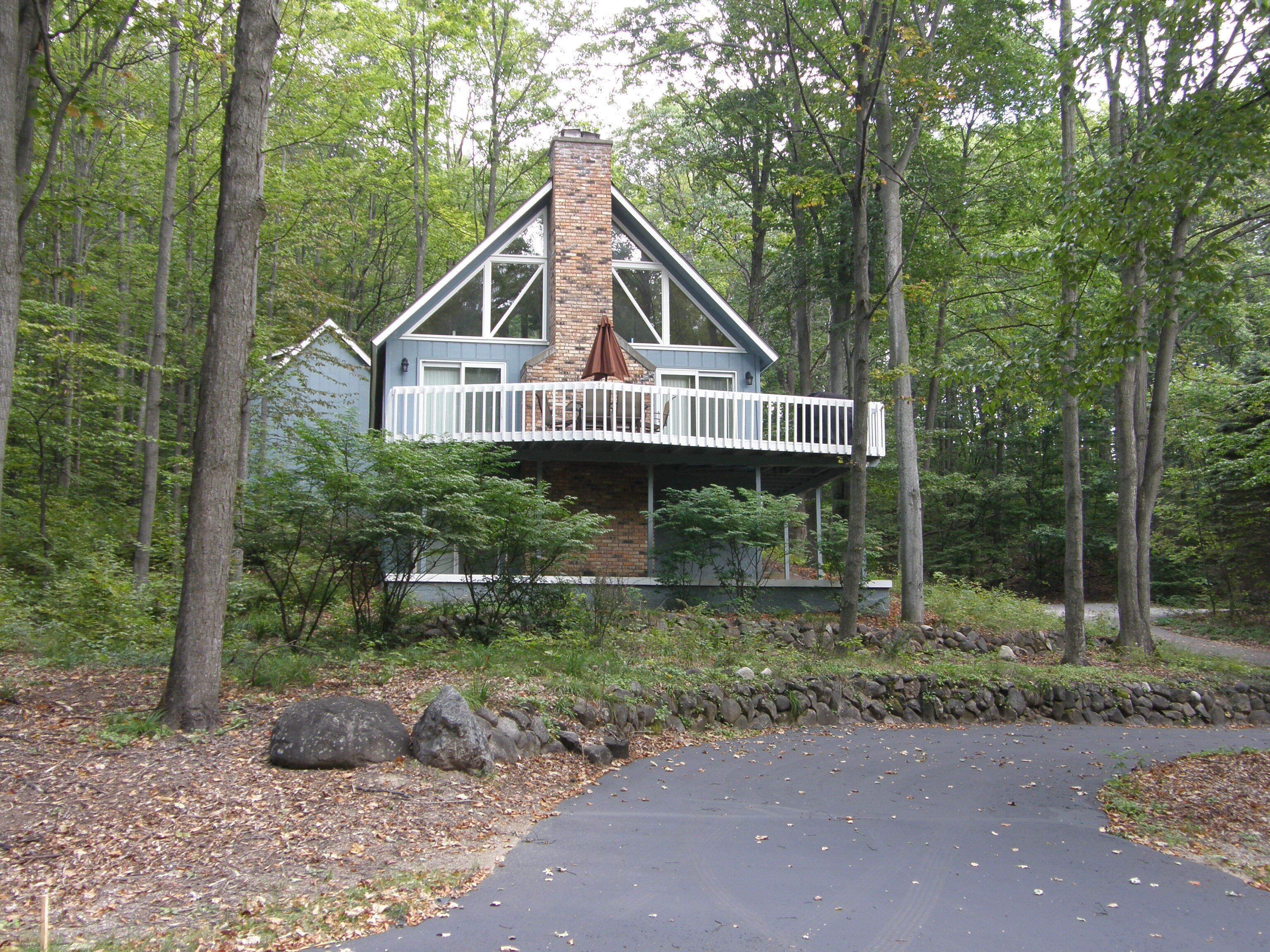 Private CHALET in SHANTY CREEK RESORTS...Golf-Ski-Boating-Fishing Destination !!