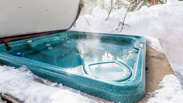 Bain à remous extérieur