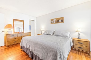 2 bedrooms, internet, bed sheets