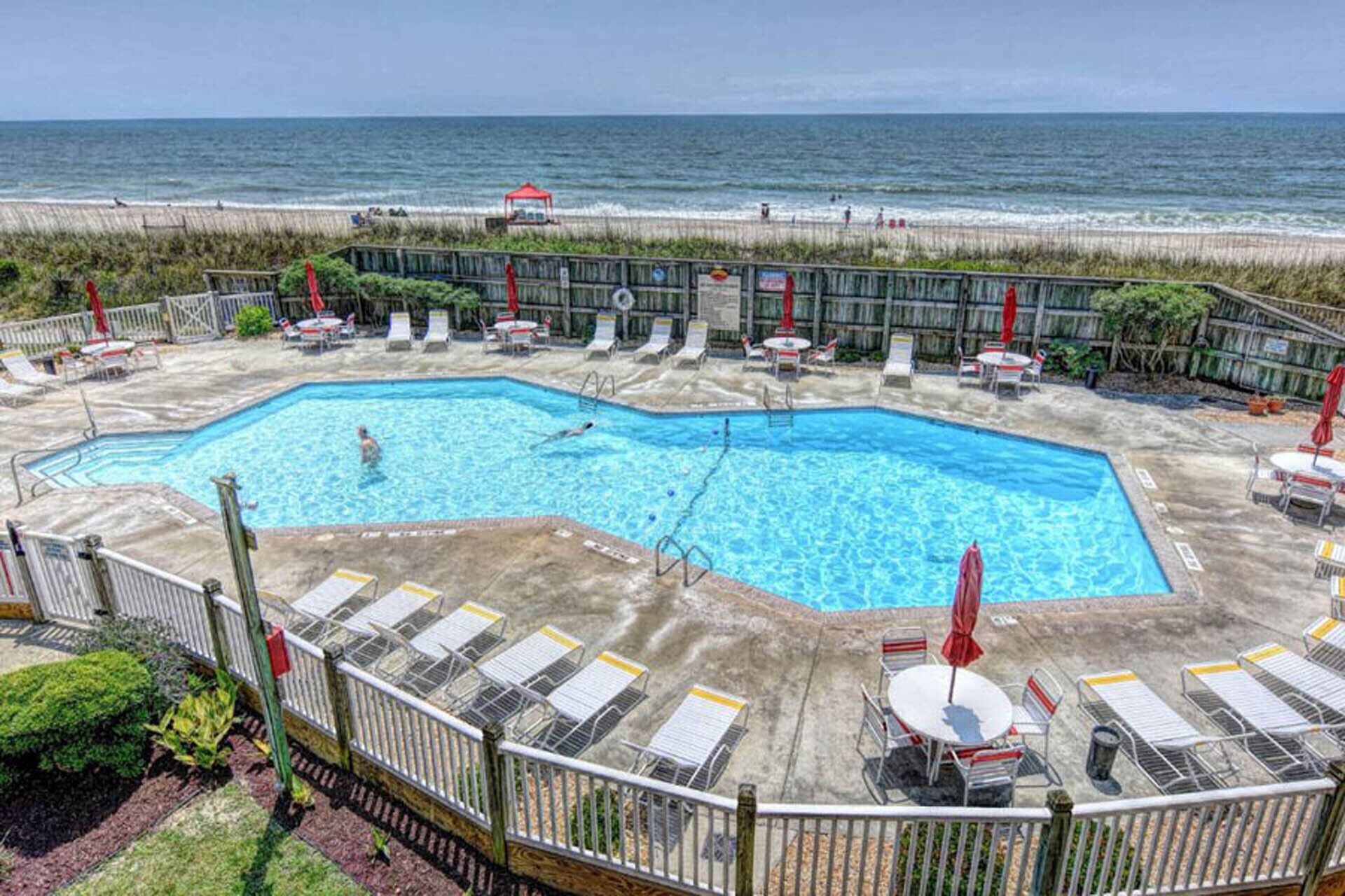 Beachfront/ On the Beach 1 bdrm North Topsail with Amazing Pool Ocean View
