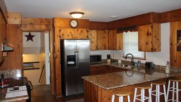 Frigorífic, microones, forn i placa de cuina