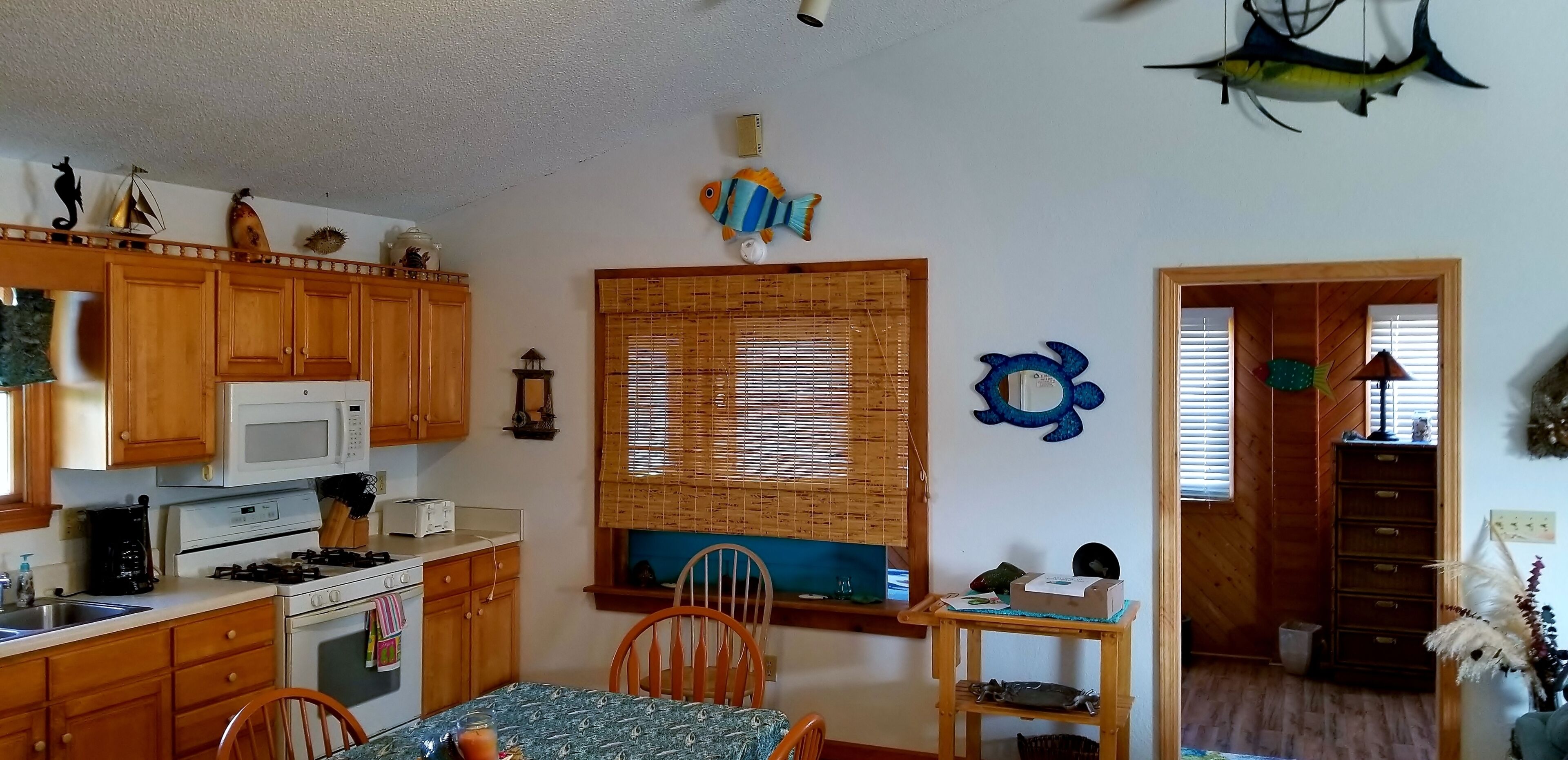 GREAT OPPORTUNITY-Check in any day of the week-avoid traffic.  Owner is not