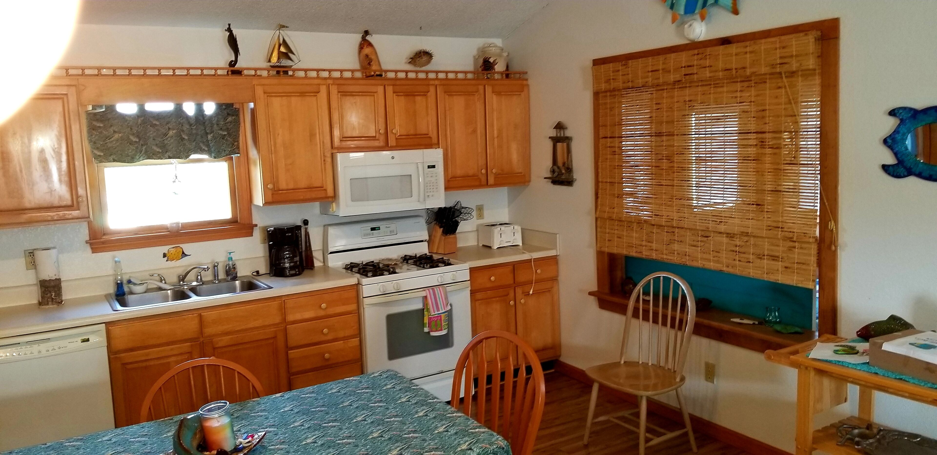 GREAT OPPORTUNITY-Check in any day of the week-avoid traffic.  Owner is not