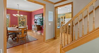 Spacious Lake Phalen 5-BR Home, Lake View + Trails