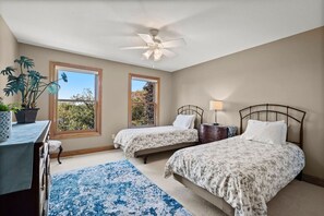 5 bedrooms, desk, iron/ironing board, free WiFi