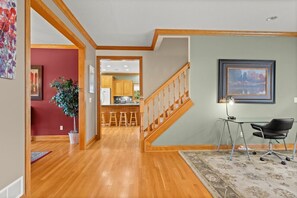 Interior - Lake Phalen Place, steps from lake & trails (Saint Paul)