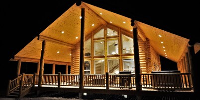 Leigh Creek Log Home With Hot Tub, Great Deck, Access to Yellowstone and Teton