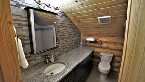 Bathroom - Leigh Creek Log Home (Tetonia)