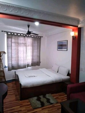 In-room safe, desk, iron/ironing board, free WiFi - Hotel Ritu Mouria (Kathmandu)