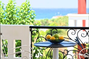 Outdoor dining - Palladion (Apokoronas)