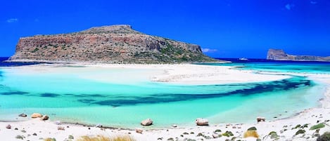 Una playa cerca