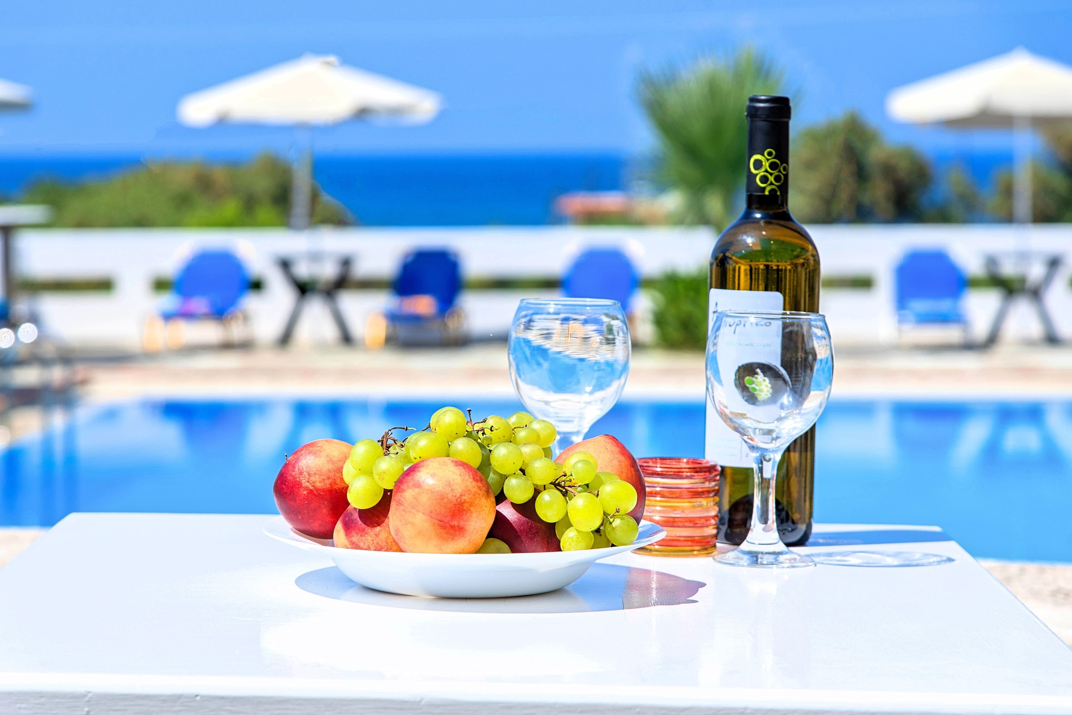Poolside bar