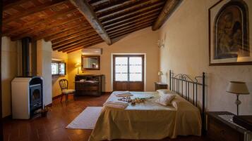 7 bedrooms, iron/ironing board, WiFi