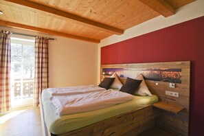 1 غرفة نوم وخدمة الإنترنت وملاءات أسرّة